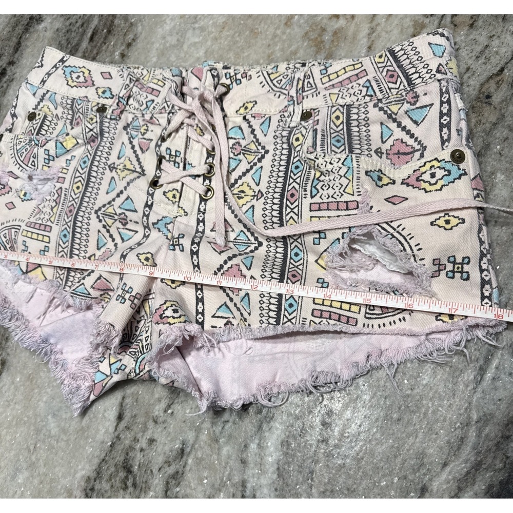 Billabong Shorts Women's 27 Pink Lite Hearted Geometric Tribal Lace Front - Picture 8 of 8